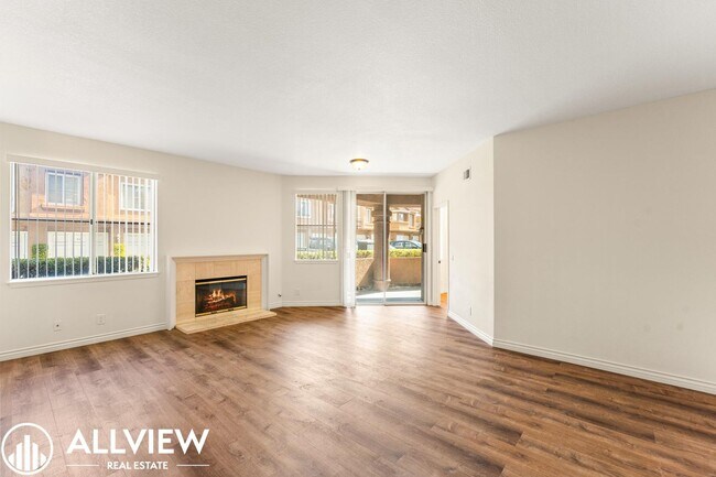 Foto del edificio - Beautiful Ground Level 2 Bedroom, 2 Bathro...