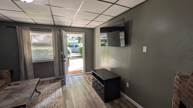 Foto del edificio - 714 Maple Oak Ln