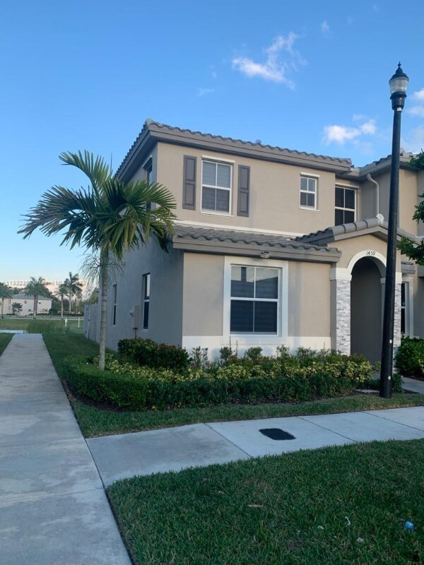 Foto principal - 1459 SE 26th Rd
