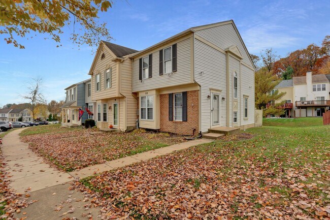 Building Photo - Captivating End Row Townhome in Owings Mills
