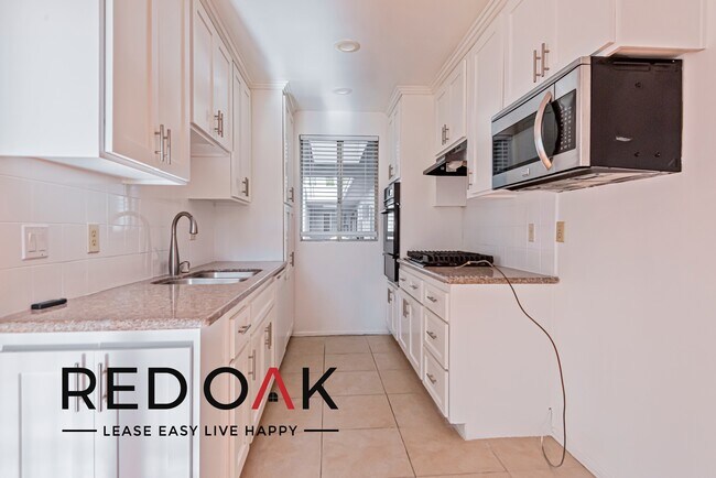 Foto del edificio - ~$900 OFF Each Month~ Fantastic Three Bedr...
