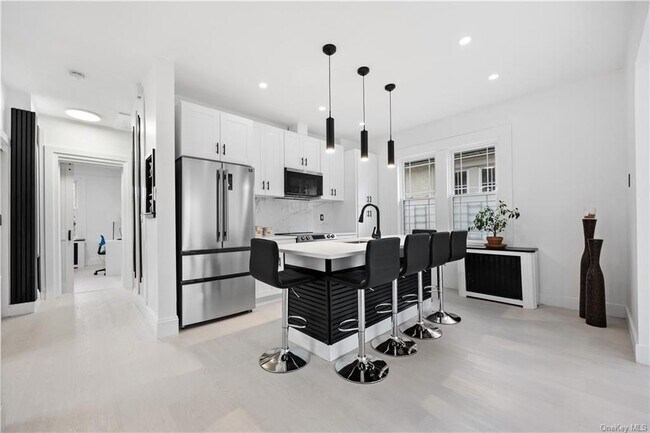 Building Photo - 2031 Lurting Ave