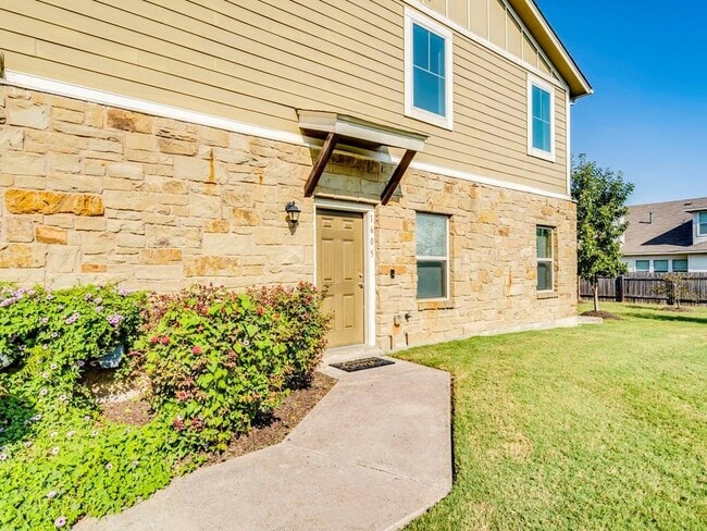 Foto del edificio - 1620 Bryant Dr