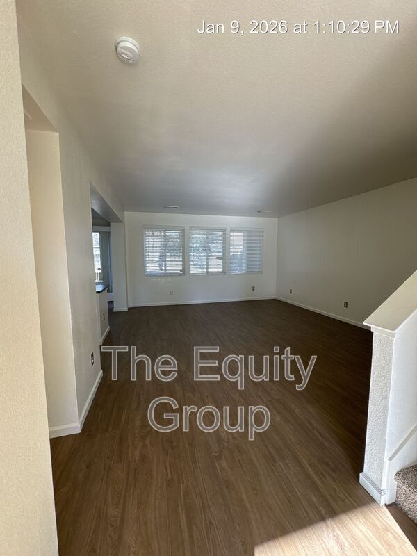 Building Photo - 816 W Loyola Ave