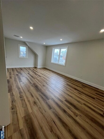 Photo - 17 Market St Apartment