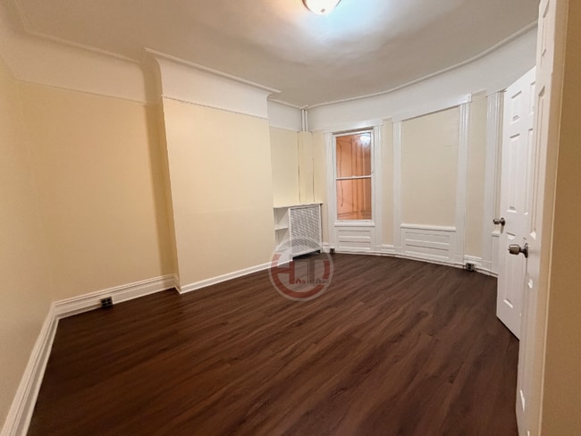 Photo - 853 Van Nest Ave Townhome