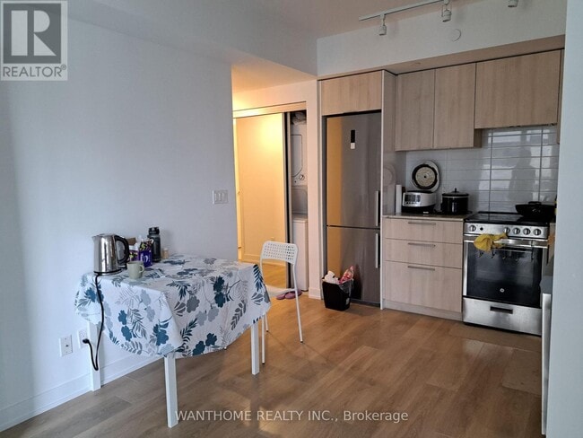 Building Photo - 18 Maitland Terrace