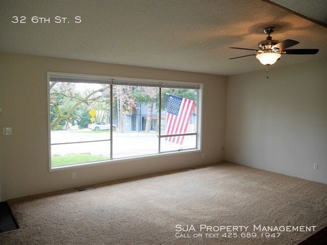 Building Photo - 3 Bedroom Rambler with Large Back Yard!