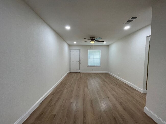 Foto del edificio - Hosak 208
