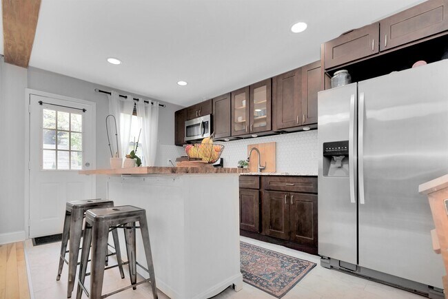 Building Photo - 120 64th St