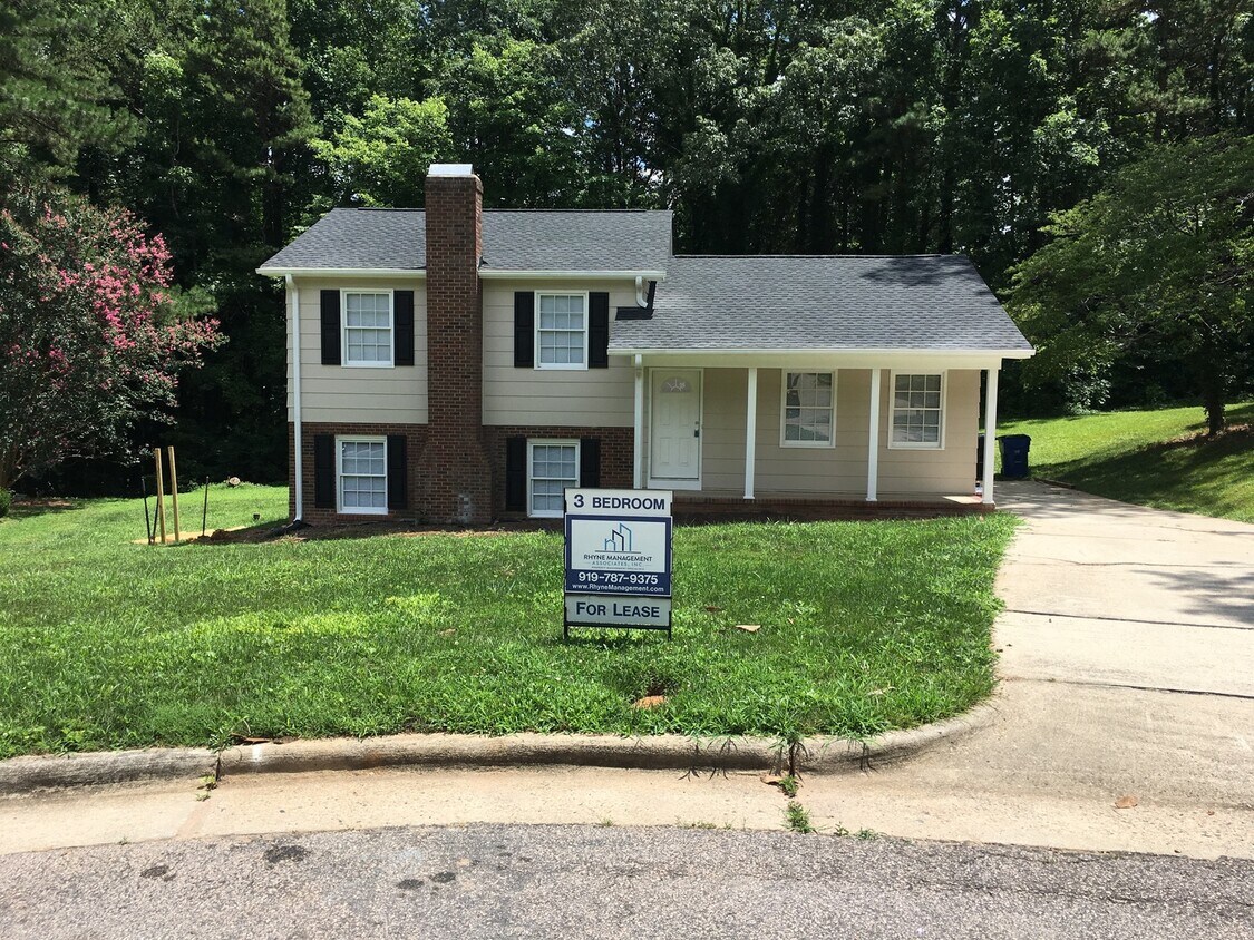 Foto principal - 501 Smokeridge~3 bedroom 2 bath~SPLIT LEVE...