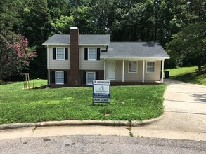 Building Photo - 501 Smokeridge Ln