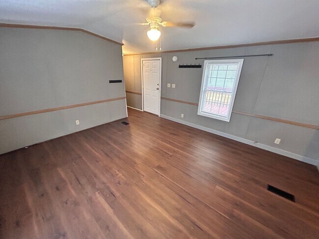 Building Photo - Fantastic two bedroom, two bath split floorplan in Clover, SC