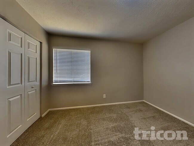 Foto del edificio - 11519 Perry Rd