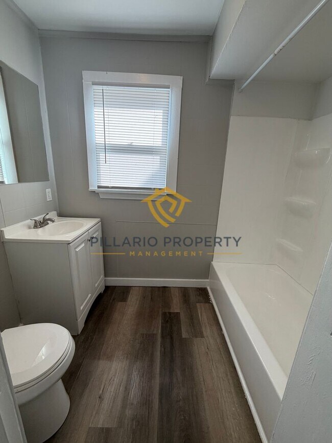 Foto del edificio - Near Anderson University 2 Bedroom on Corner Lot with Garage, Available NOW!