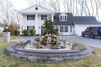 Building Photo - 30 Dumond Pl