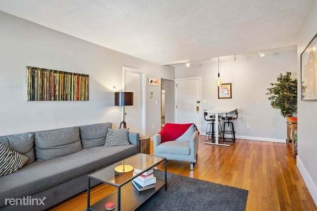 Foto del edificio - 1 br, 1 bath Condo - 922 Beacon St Apt 44