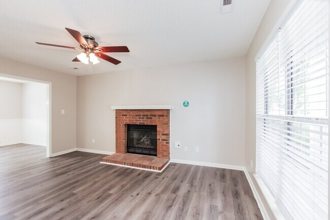 Foto del edificio - 7304 Hethersett Ln