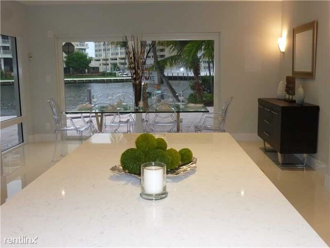 Foto del edificio - 4241 W Tradewinds Ave