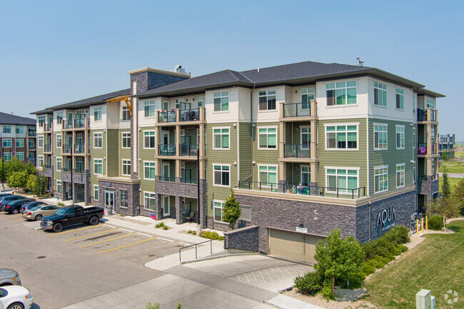 Building Photo - Aqua