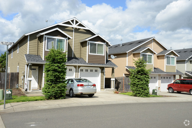 Building Photo - Covington Townhomes