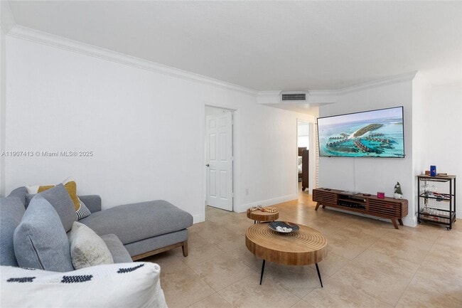 Building Photo - 81 Edgewater Dr