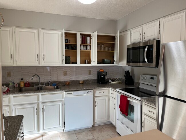 Foto del edificio - 104 Conner Cir SW