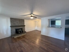 Building Photo - 1524 N Vista Rd