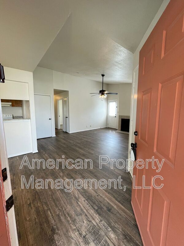 Foto del edificio - 13140 E 44th St