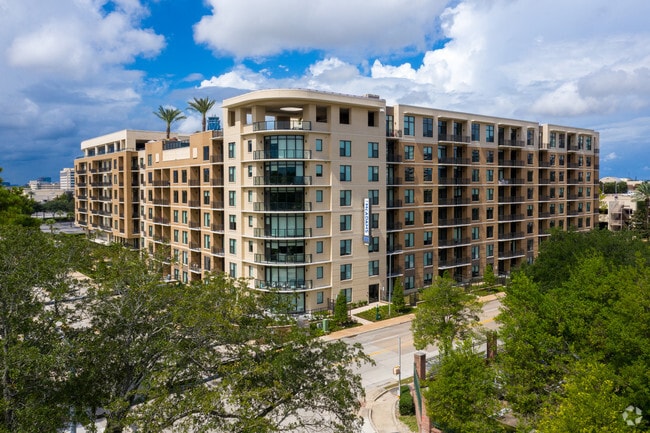 Building Photo - The McAdams at Memorial City