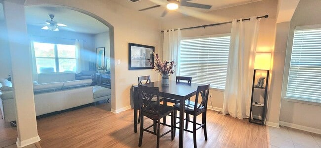 Foto del edificio - 1210 Plaza Lake Dr