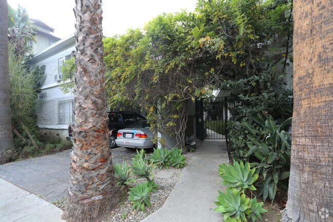 Foto del edificio - 3321 S Canfield Ave