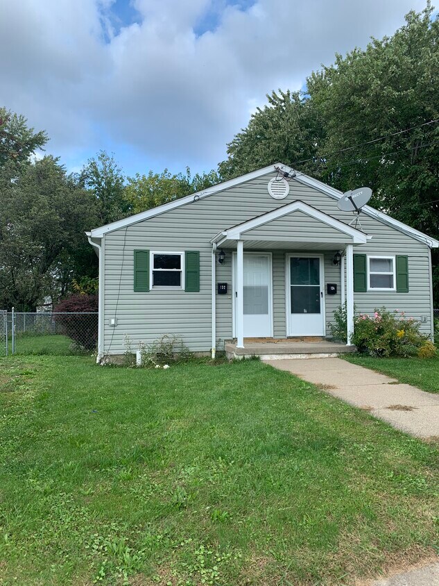 132 E 24th St Unit 1, Erie, PA 16503 Apartments in Erie, PA