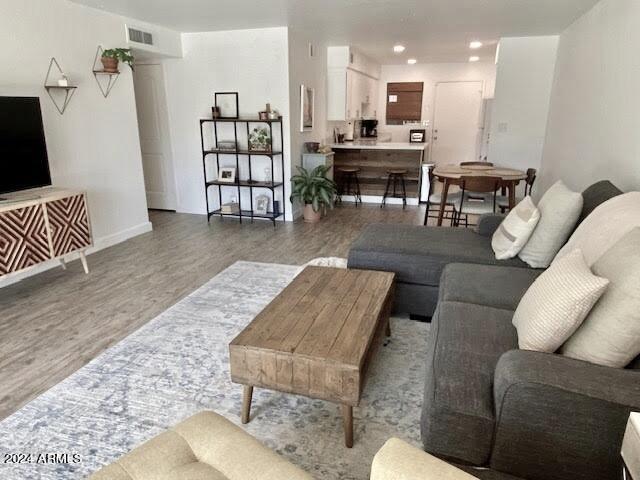Primary Photo - 3635 E Turney Ave