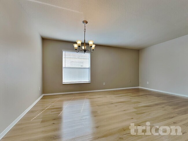 Foto del edificio - 30801 Temple Stand Ave