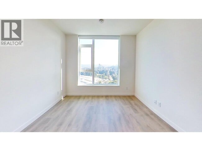 Photo du bâtiment - 308 Alderson Ave