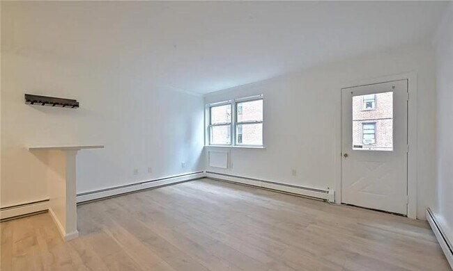 Foto del edificio - 2362 E 13th St