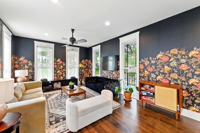 Foto del edificio - 813 1/2 E 13th St