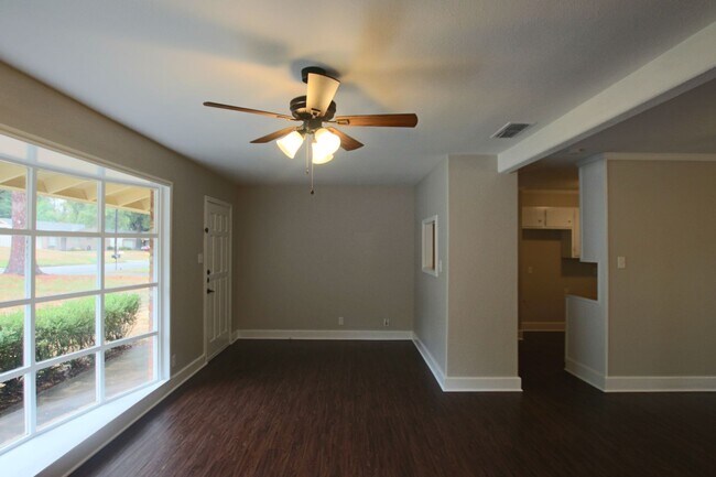 Foto del edificio - 3701 Appletree Ln
