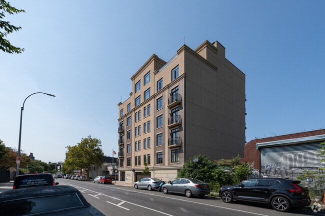 Building Photo - 627 Dekalb Ave