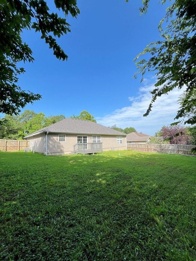 Building Photo - Remodeled 3 bedroom 2 bath home, all new! ...