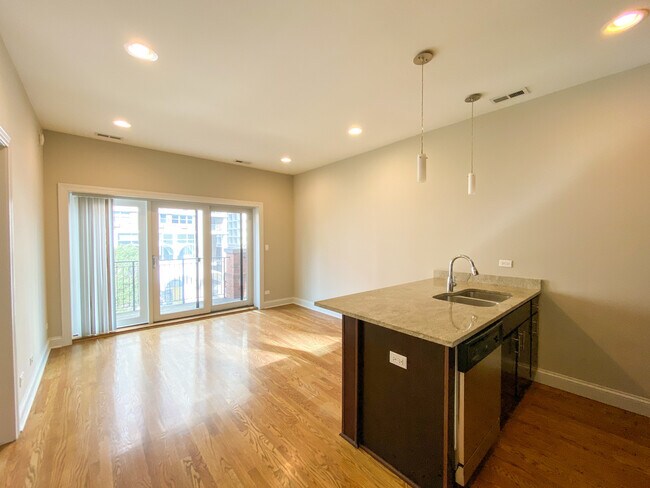 Foto del edificio - 421 W Belmont Ave