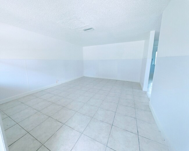 Foto del edificio - 5710 Quist Dr
