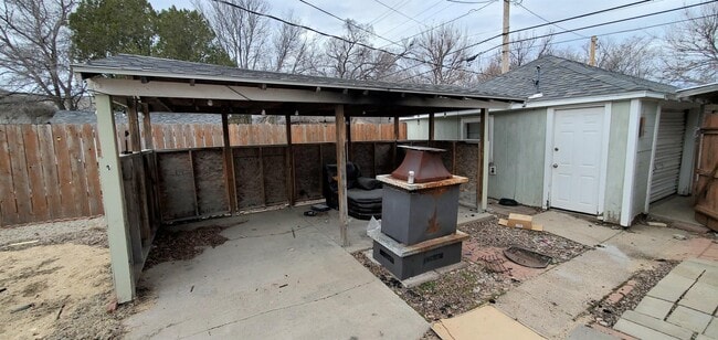 Foto del edificio - 307 W 17th St