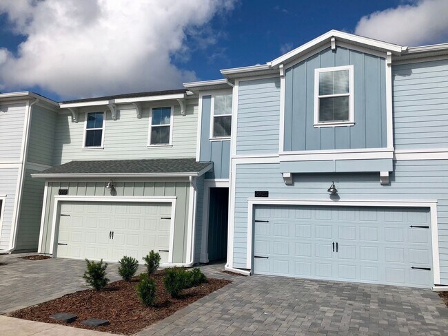 Building Photo - Townhome For Rent in Storey Lake - 3/2.5 w...