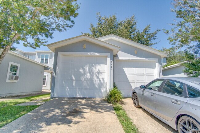 Foto del edificio - Santa Rosa 3/2.5 Townhome – Minutes from N...