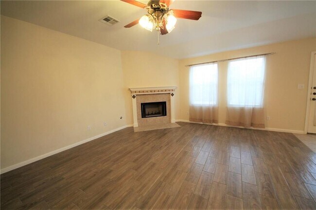 Building Photo - 9612 Castle Pines Dr