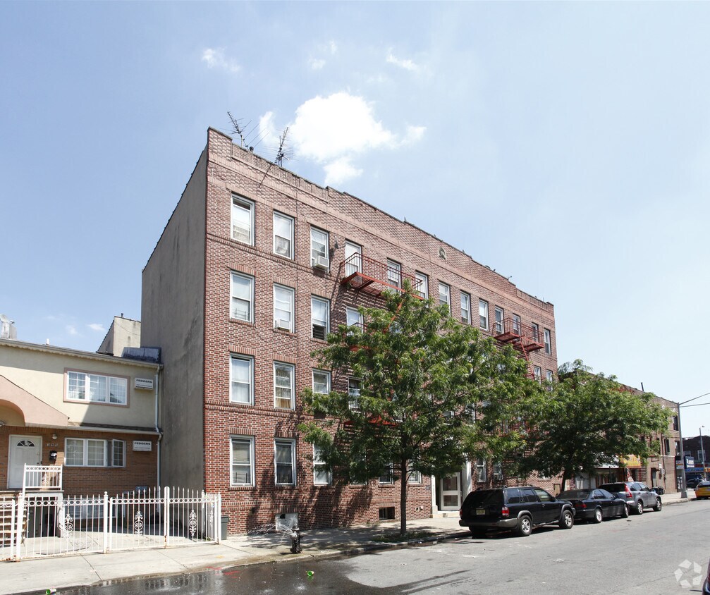 Building Photo - 397 E 49th St