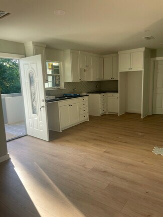 Building Photo - 15831 Echo Glen Dr