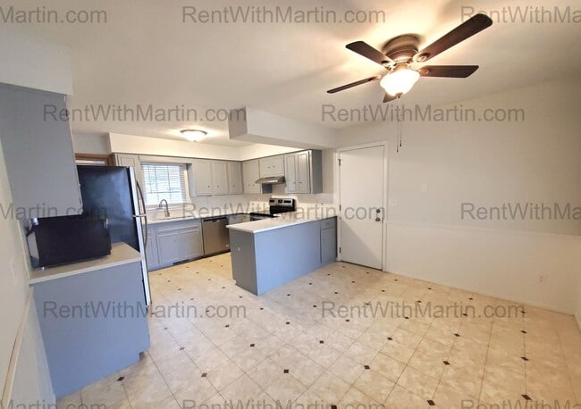 Building Photo - FOR RENT- lovely ranch home near amusement...